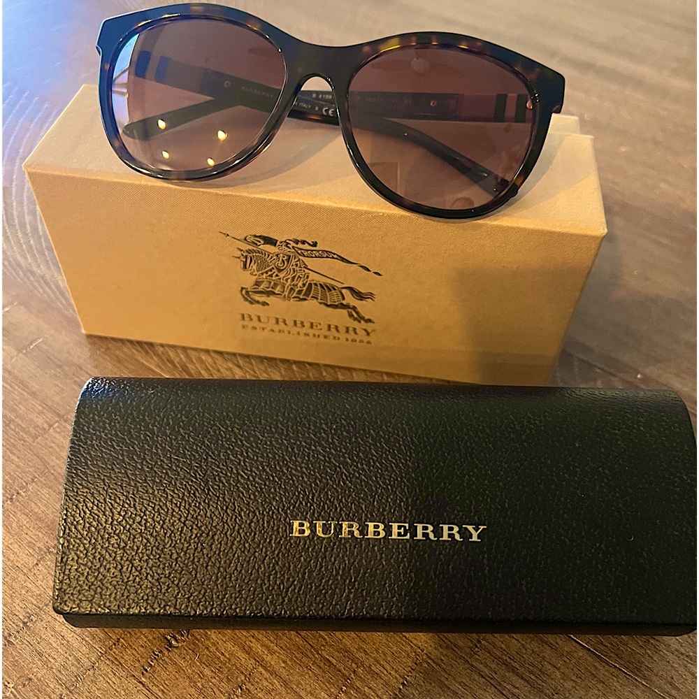 Burberry Sunglasses for women